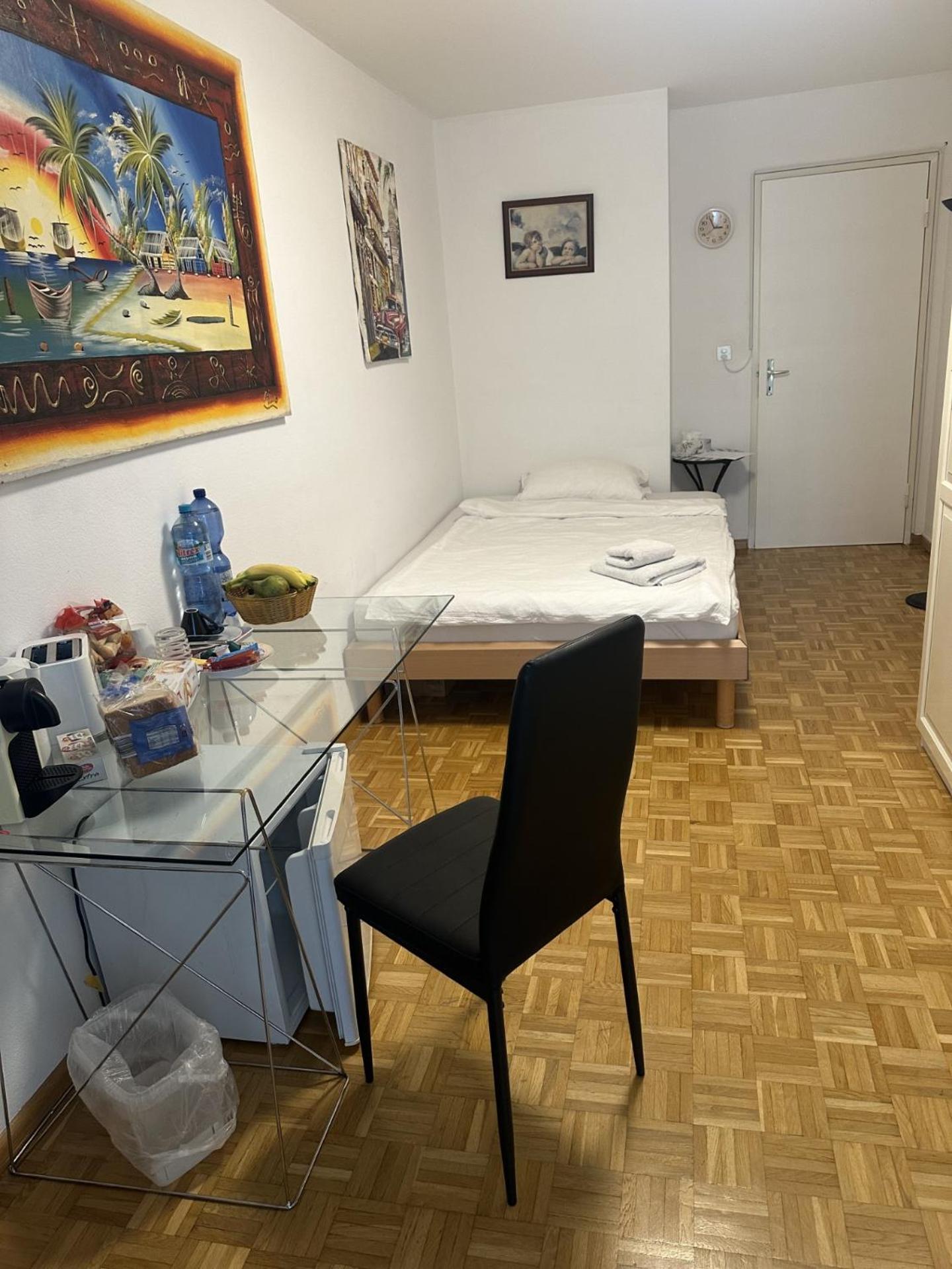 Schoenes Zimmer In Der City Basel Dış mekan fotoğraf